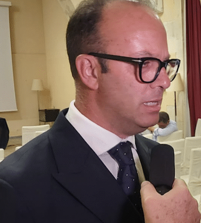 Annino sbugiarda il ‘Sistema Carta’ e invoca la Magistratura